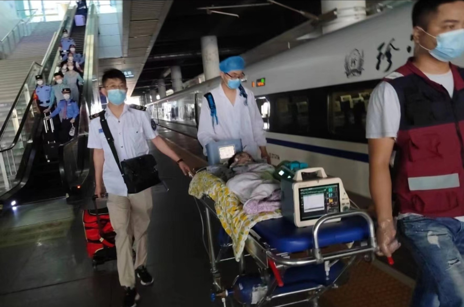 南靖县高铁转运公司